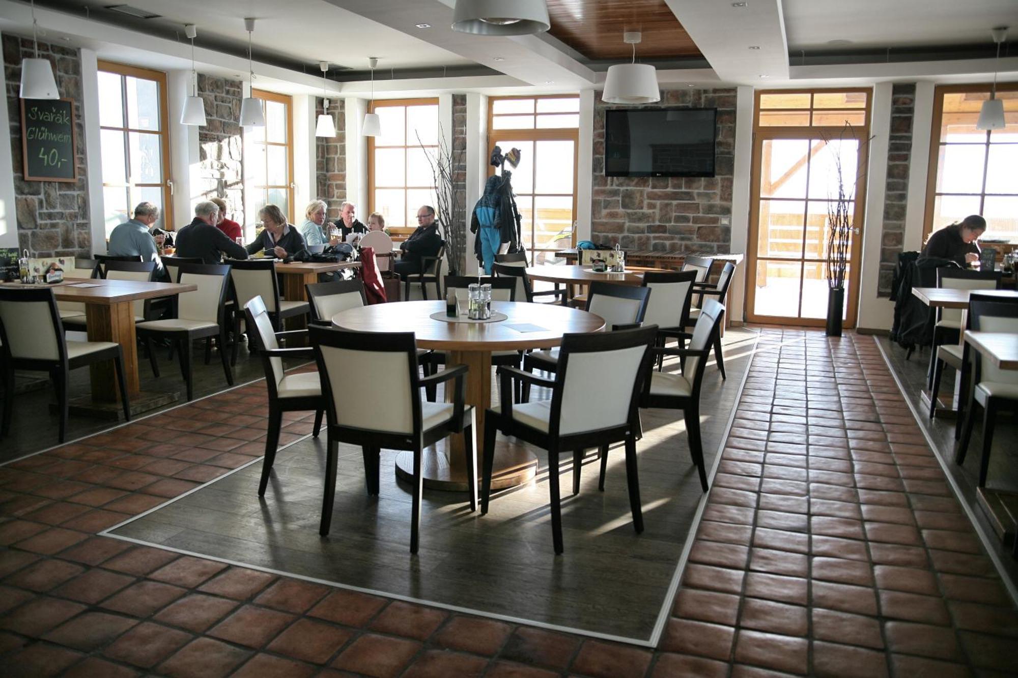 Hotel Krušnohorský Dvůr Cínovec Exteriér fotografie