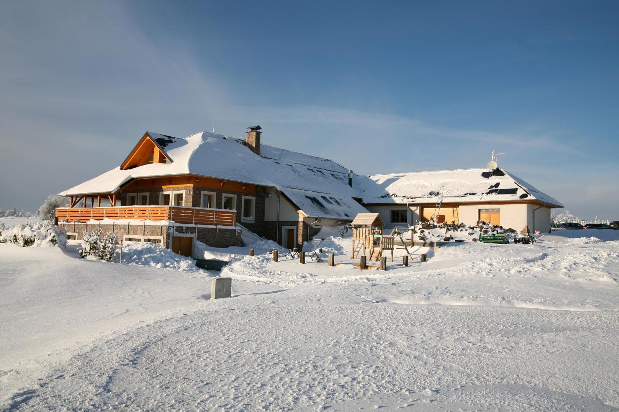 Hotel Krušnohorský Dvůr Cínovec Exteriér fotografie