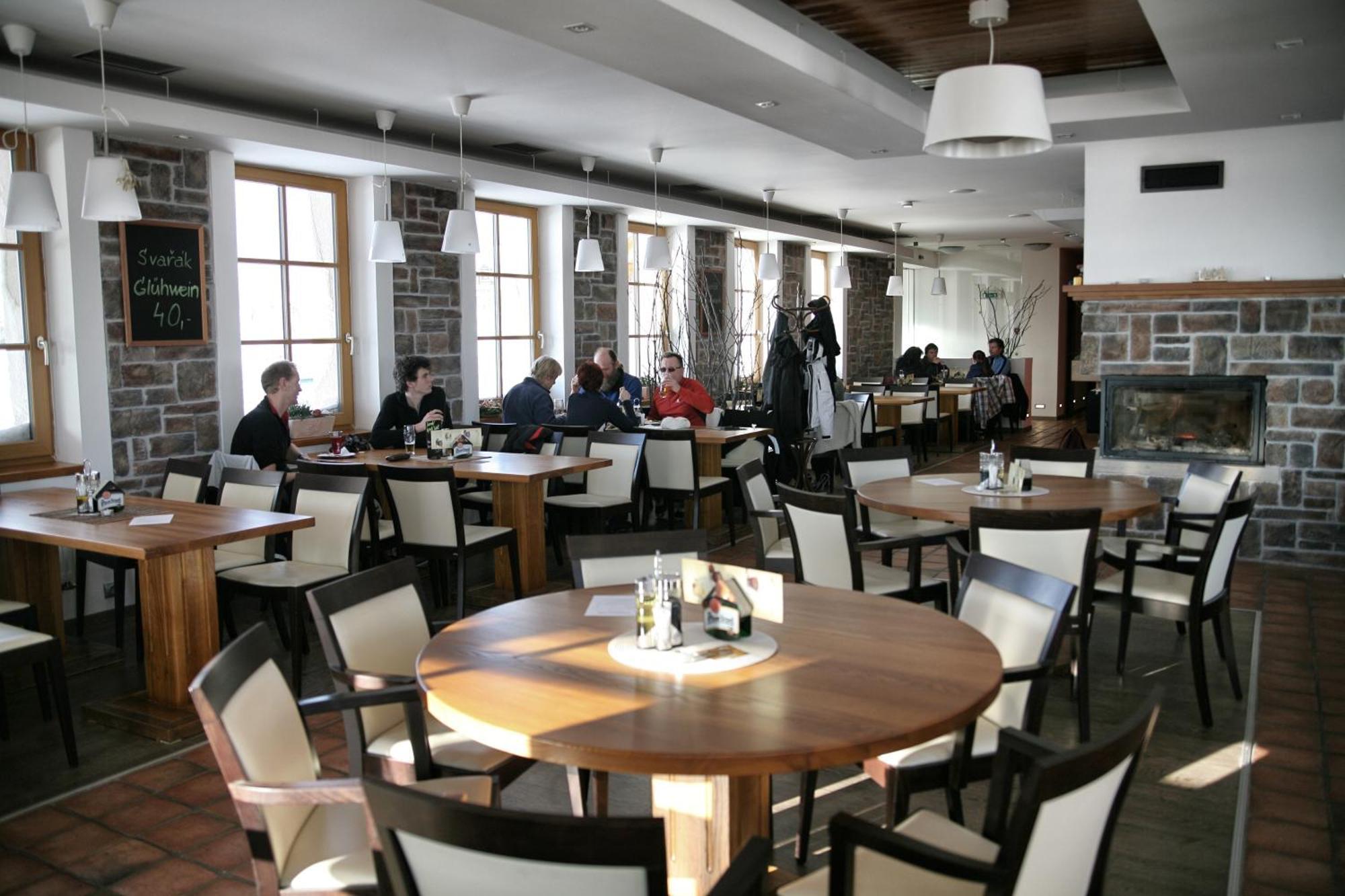 Hotel Krušnohorský Dvůr Cínovec Exteriér fotografie